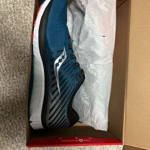 Brand new Saucony Guide 13 Mens size 11 shoes